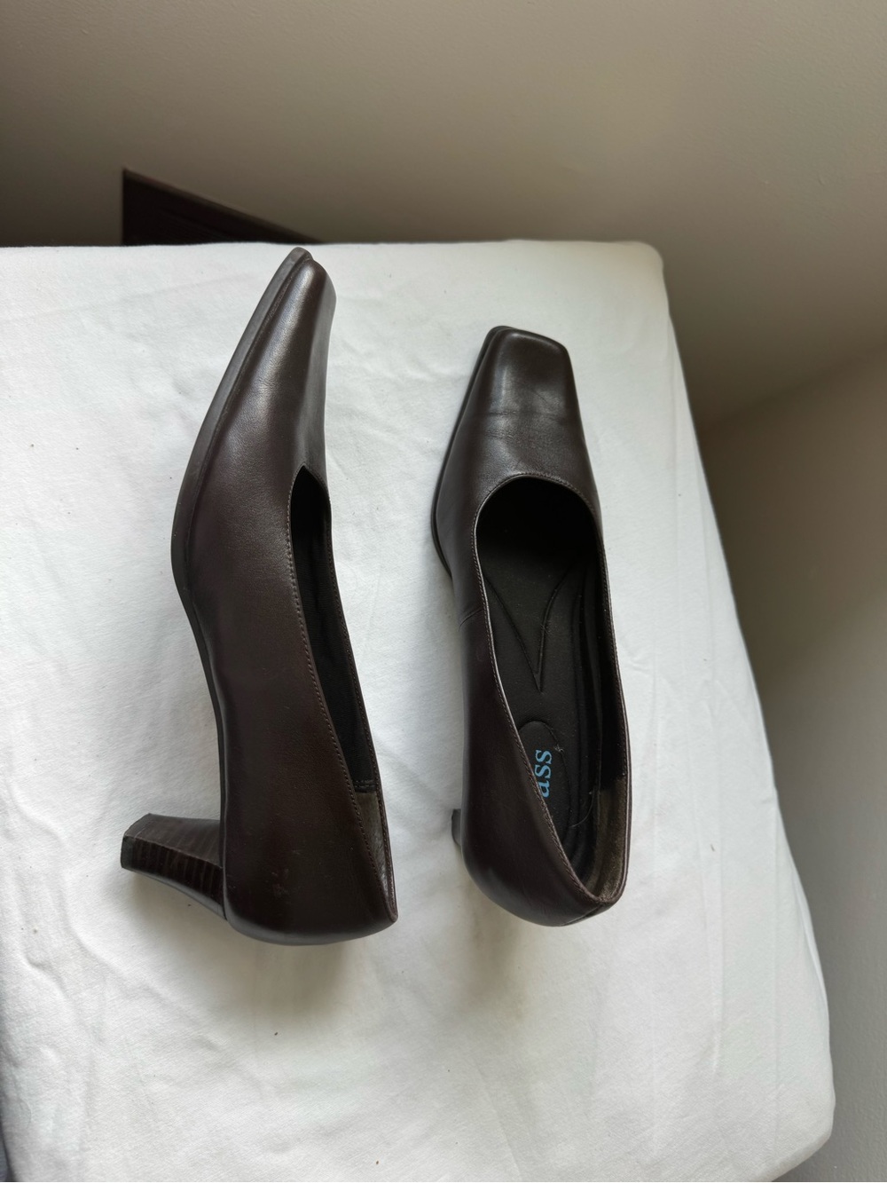 Y2K Bass Dark Brown Leather Square-Toe Boots Mid Heel Pumps Size 6.5 - Picture 1 of 8